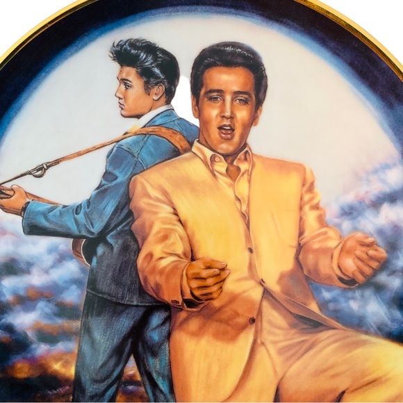 Elvis Presley Memorabilia 
Rockin' In The Moonlight' Porcelain Plate - Picture 9 of 12